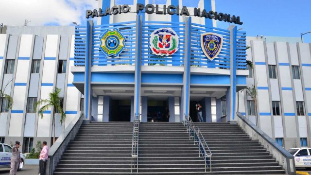 Policía apresa dos por muerte de capitán policial y civil en Piedra Blanca Policía apresa dos por muerte de capitán policial y civil en Piedra Blanca