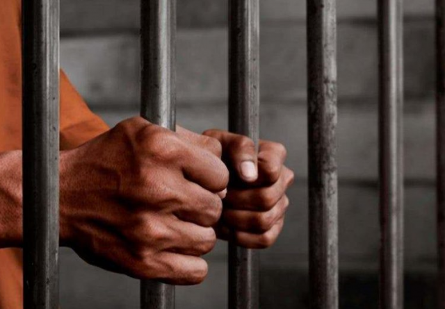 Arrestan exempleado de tribunales en Miami por robar 100.000 honorarios