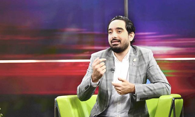 Diputados FP piden salario 14 para maestros