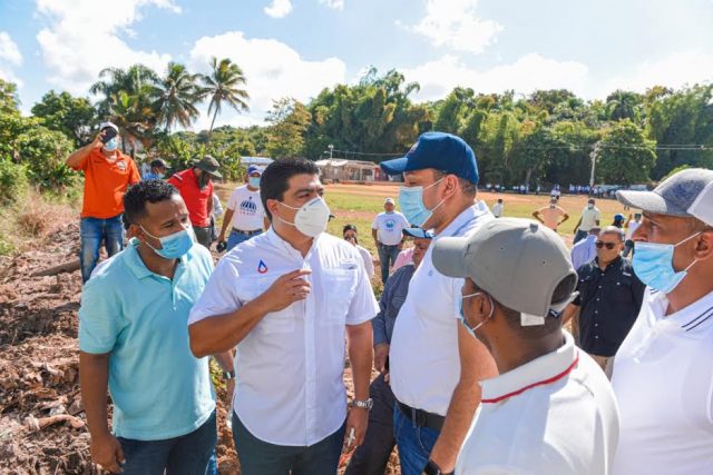 Director de la CAASD encabeza jornada de limpieza en canadas