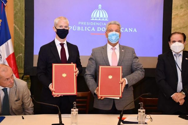 Francia y RD firman acuerdos para el desarrollo del sistema de transporte