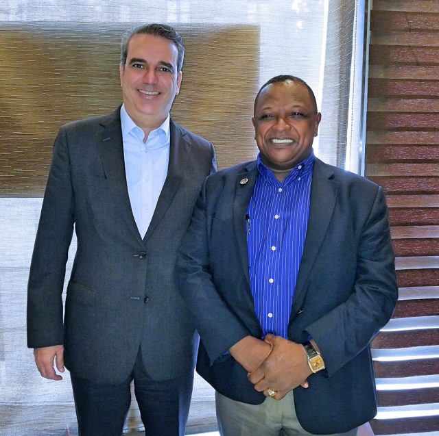 Nuevo cónsul de Juana Méndez dice servirá a la Patria Nuevo consul de Juana Mendez dice servira a la Patria