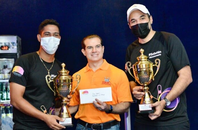 Prats y Echavarría triunfan en pareja torneo boliche SBC