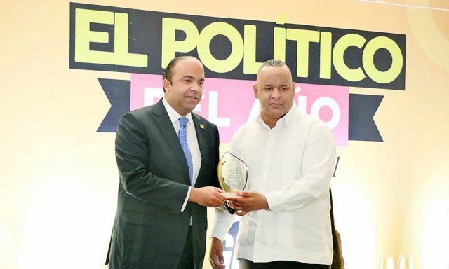 Reconocen a los politicos mas destacados 2021