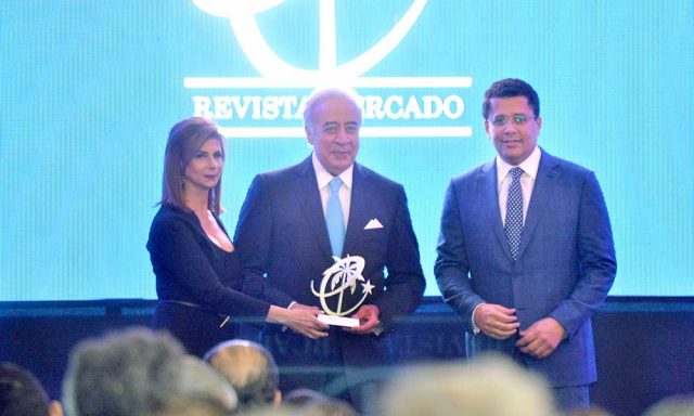 Revista Mercado reconoce aportes al turismo dominicano