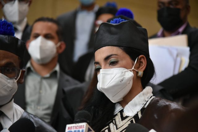 Yeni Berenice La unica respuesta digna de un fiscal bajo