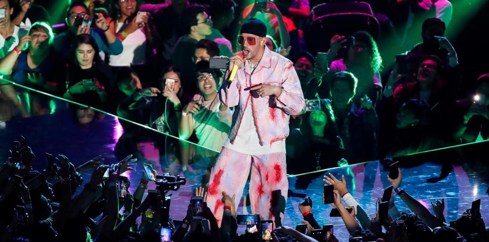 Bad Bunny anuncia su primera gira por estadios de EE.UU . y America Latina 2