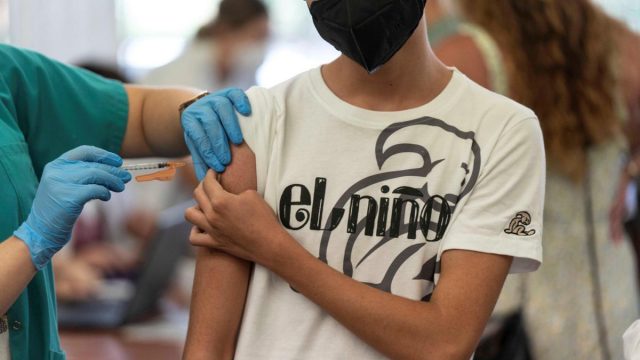 Aprueba la dosis de refuerzo de Pfizer para los niños de 12 a 15 años Aprueba la dosis de refuerzo de Pfizer para los niños de 12 a 15 años
