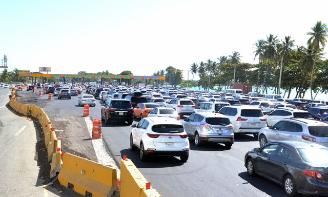 Exodo hacia el este del pais provoca tapon kilometrico