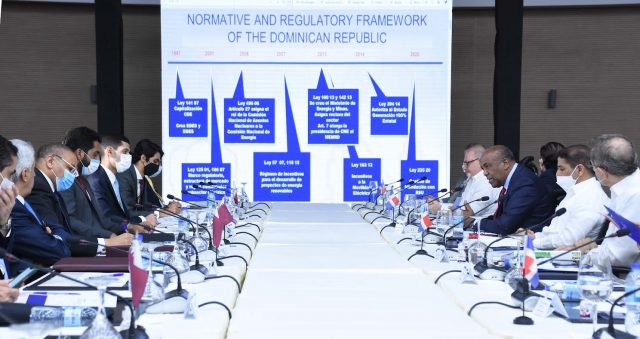 Gobierno explica a mision de Qatar potencial RD en energia