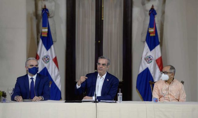 Gobierno nivela las pensiones civiles en 10000 pesos