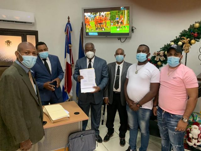 Los regidores, quienes acudieron ante la Contraloría, llamaron a la alta dirigencia del Partido Revolucionario Moderno Los regidores, quienes acudieron ante la Contraloría, llamaron a la alta dirigencia del Partido Revolucionario Moderno