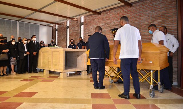 Sepultan restos de monsenor Agripino Nunez Collado