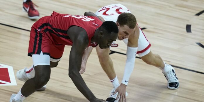 Usman Garuba se lesiona la muñeca izquierda; podría ser operado