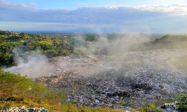 Vertedero Tamboril se convierte en pesadilla