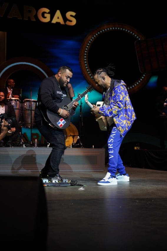 El Rey Supremo de la bachata corona una gran noche de celebración 2 16 Que Pasa 21 2p02