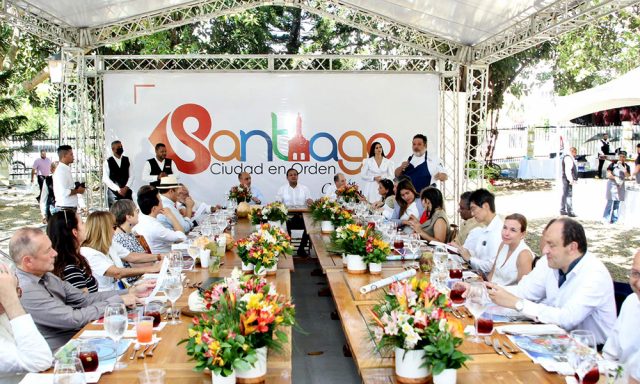 26 embajadores reconocidos por la alcaldia