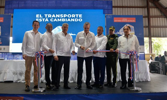 Abinader deja en operacion tercer corredor buses