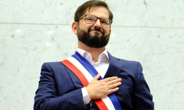 Boric asume como presidente en busca de cambio para Chile