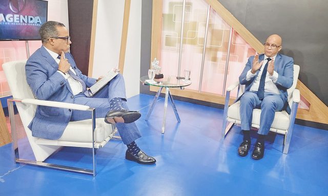 Dice primera etapa del muro se hara este ano