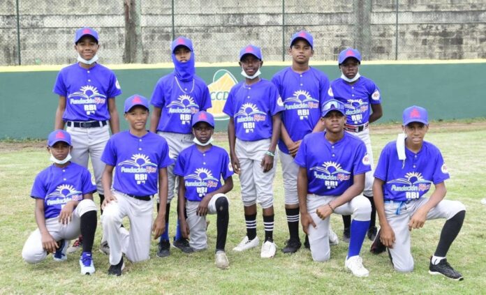 Equipos Básima e INVI barren en béisbol RBI Fundación Rica