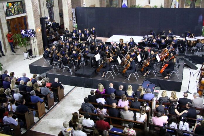 Fiesta Clásica presentó concierto sinfónico con 160 alumnos en Gazcue