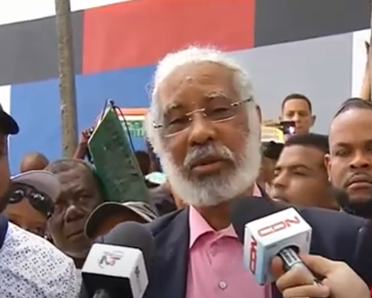 Hubieres se queja por exclusión choferes en corredor Charles de Gaulle Hubieres se queja por exclusión choferes en corredor Charles de Gaulle