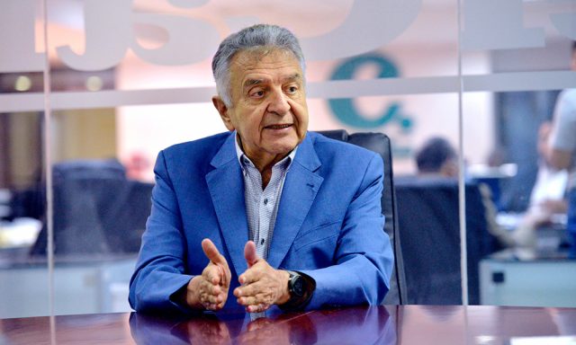 La politica es un servicio no un negocio