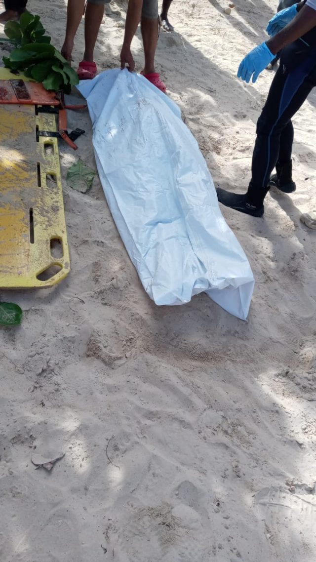 Recuperan cadaver de colombiano fue arrastrado por oleajes en playa