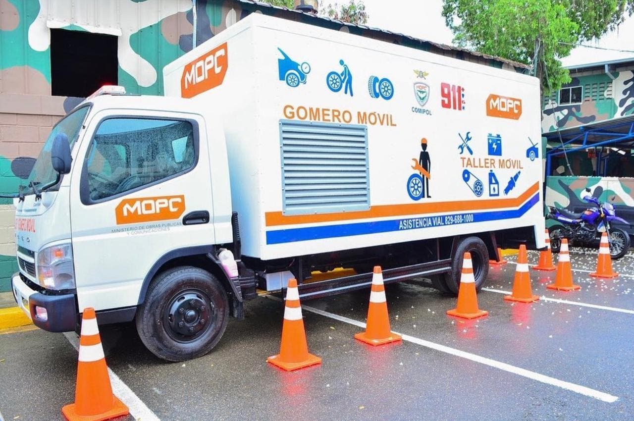 1649851784 839 Obras Publicas entrega equipos a Comipol en operativo de Semana