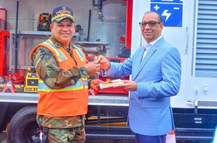 Obras Públicas entrega equipos a Comipol en operativo de Semana Santa