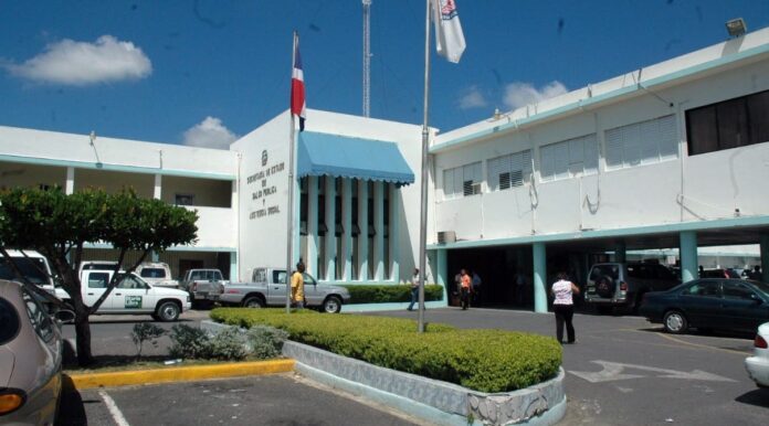 Reclaman invertir en hospitales en vez de prestar a clínicas