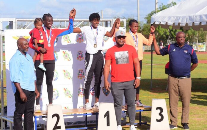 Cuatro marcas femeninas caen en atletismo militar