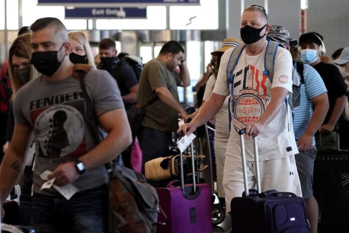 EEUU: Ponderan requerimiento de usar mascarillas en aviones