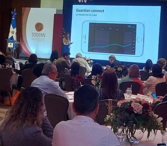 Presentan medidor de glucosa en RD