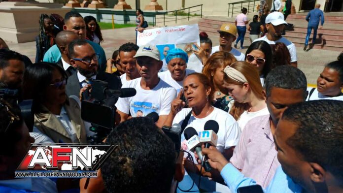 Familia del peluquero fallecido Richard Báez piden justicia