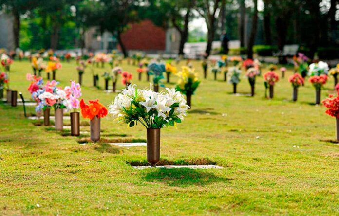 Cementerios celebran misas por Día de las Madres