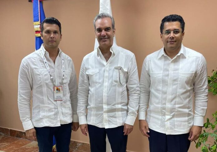 Francisco López se reúne Luis Abinader y  David Collado por colaboración