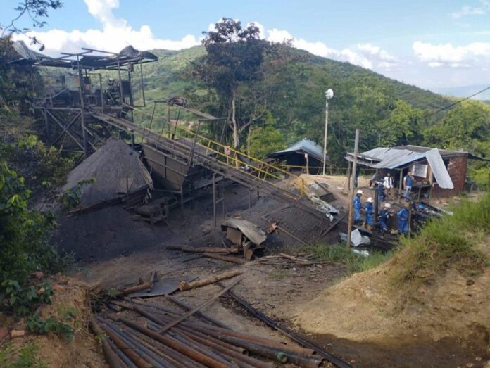 Hallan un cuerpo de 14 atrapados en mina del noreste de Colombia 