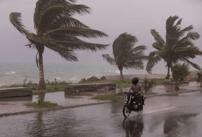 Primera depresión tropical atlántica deja fuertes lluvias en Cuba y EEUU      