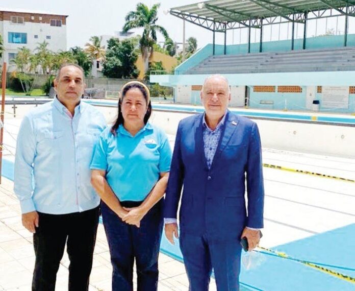 Denuncia mal estado piscinas en Santiago