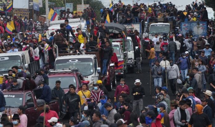 Ecuador cumple una semana de protestas; muere el primer manifestante￼