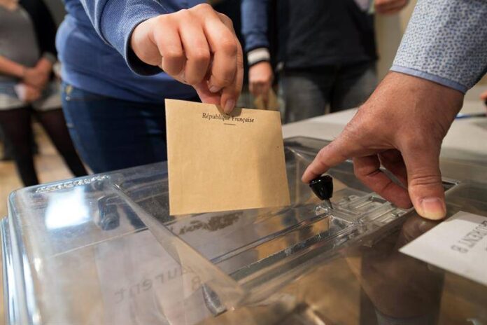 Muy baja participación electoral a media tarde en Francia
