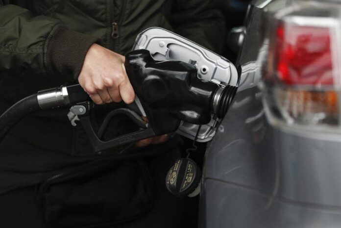 Nueva York suspende cobro del impuesto a la gasolina