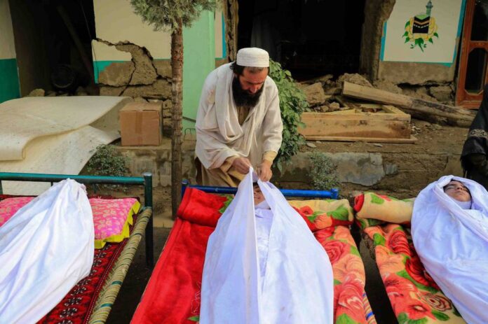 Terremoto en Afganistán: “Perdí a 13 miembros de mi familia»      