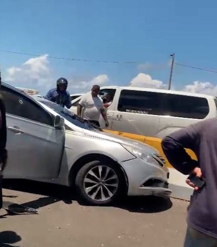 Video: Matan otro dentro de su vehículo en Autopista Las Américas
