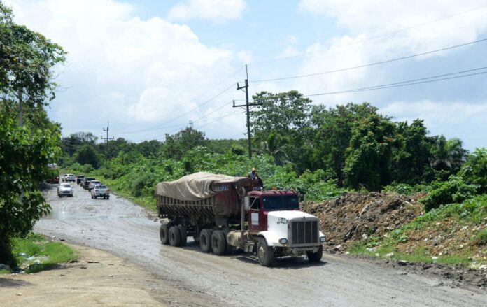 MOPC y Medio Ambiente iniciaron construcción  carretera de acceso al vertedero Duquesa
