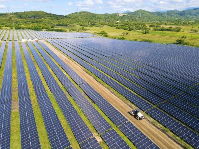 CNE asegura inversión en proyectos de generación de energía renovable aumentó