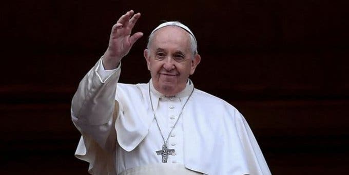 El papa pide la paz en el mundo y reza por Ucrania     