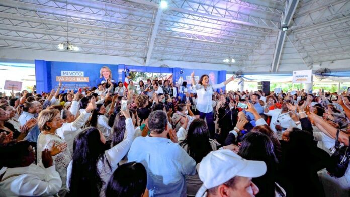 Yadira Henríquez recibe masivo respaldo al Frente de Mujeres del PRM